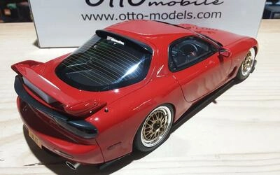 OTTO MOBILE 1/18 - MAZDA RX 7 FD KHYZYL SALLEM - 2020 - RED