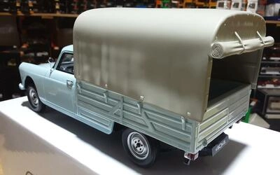 OTTO MOBILE 1/18 - PEUGEOT 404 PICK-UP BACHE - 1967 - BLUE