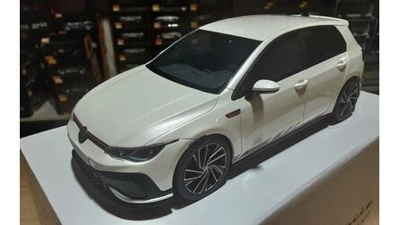 OTTO MOBILE 1/18 - VW GOLF VIII GTI CLUBSPORT - 2021 - WHITE