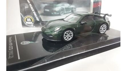 PARA 1/64 - PORSCHE 911GT3 (992.2) - 2025 - OAK GREEN METALL