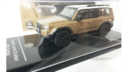PARA 1/64 - TOYOTA LAND CRUISER 250 PRADO - TRAIL DUST BEIGE
