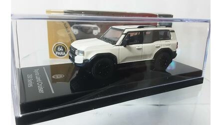 PARA 1/64 - TOYOTA LAND CRUISER 250 PRADO - WHITE ICE CAP - 
