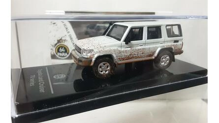 PARA 1/64 - TOYOTA LAND CRUISER LC76 RHD - OFF ROAD EFFECT -