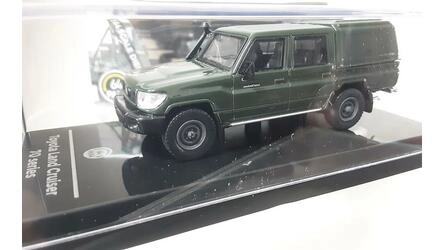 PARA 1/64 - TOYOTA LAND CRUISER LC79 PICK-UP CLOSED - 2014 -