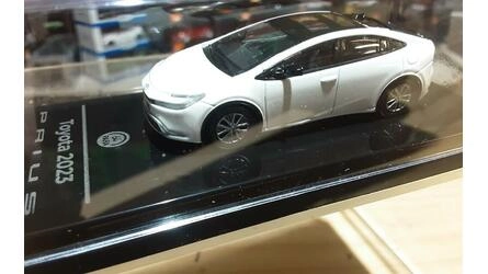 PARA 1/64 - TOYOTA PRIUS - WIND CHILL WHITE - 2023 - LHD