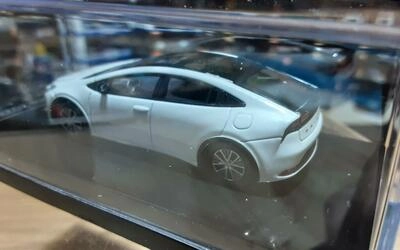 PARA 1/64 - TOYOTA PRIUS - WIND CHILL WHITE - 2023 - LHD