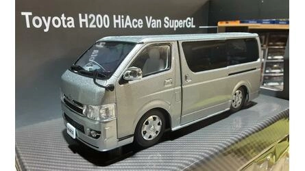 SUN STAR 1/24 - TOYOTA H200 HIACE VAN SUPER GL RHD - SILVER