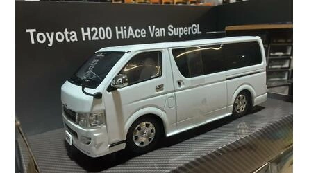SUN STAR 1/24 - TOYOTA H200 HIACE VAN SUPER GL RHD - WHITE