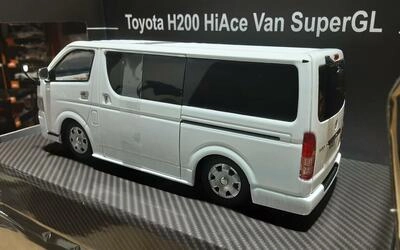 SUN STAR 1/24 - TOYOTA H200 HIACE VAN SUPER GL RHD - WHITE