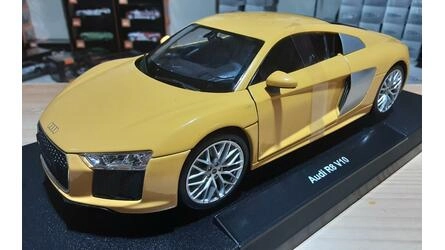 WELLY 1/18  - AUDI R8 V10  - 2016  - YELLOW