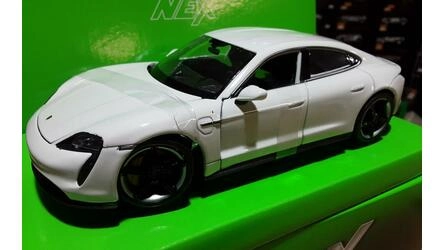 WELLY 1/24 - PORSCHE TAYCAN TURBO S - WHITE