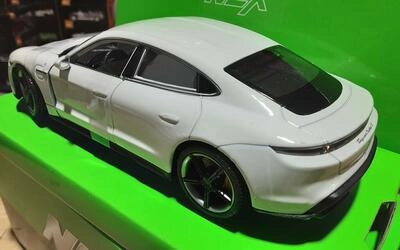 WELLY 1/24 - PORSCHE TAYCAN TURBO S - WHITE