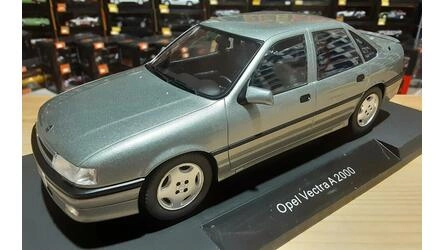 MCG 1/18 - OPEL  VECTRA A 2000 - DARK GREY - 1990