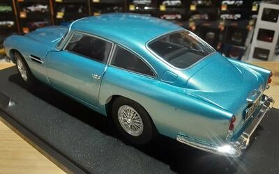 SOLIDO 1/18 - ASTON MARTIN DB5 - LIGHT BLUE METALLIC - 1964