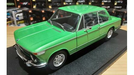 SOLIDO 1/18 - BMW 1602 TAIGA - 1971 - LIGHT GREEN