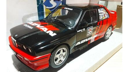 SOLIDO 1/18 - BMW E30 DRIFT TEAM - BLACK / RED - 1990