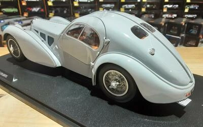 SOLIDO 1/18 - BUGATTI TYPE 57SC ATLANTIC - 1937 - MATT SILVE