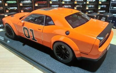 SOLIDO 1/18 - DODGE CHALLENGER R/T SCAT PACK - GEN LEE TRIBU