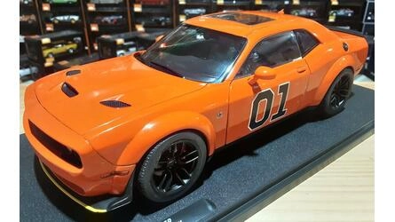 SOLIDO 1/18 - DODGE CHALLENGER R/T SCAT PACK - GEN LEE TRIBU