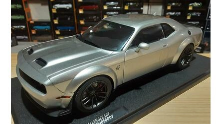 SOLIDO 1/18 - DODGE CHALLENGER SRT HELLCAT - 2023 - SILVER/B