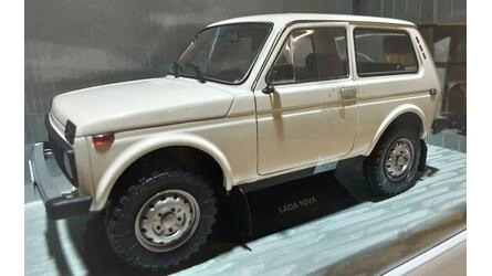 SOLIDO 1/18 -  LADA NIVA - CREAM WHITE - 1980
