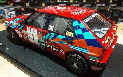 SOLIDO 1/18 -  LANCIA DELTA HF INTEGRALE 16V MARTINI - Nº 1 