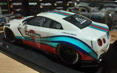 SOLIDO 1/18 -  NISSAN GT-R (R35) N 0 MARTINI RACING LB WORKS