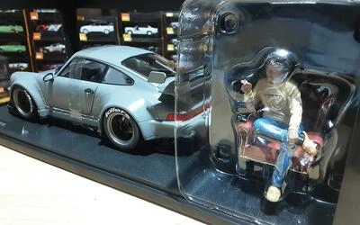 SOLIDO 1/18 - PORSCHE 911 964 RWB BODYKIT COUPE WITH AMERICA