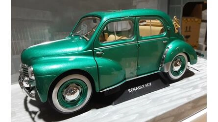 SOLIDO 1/18 - RENAULT 4 CV CONVERTIBLE - VERT OSMOY - 1951
