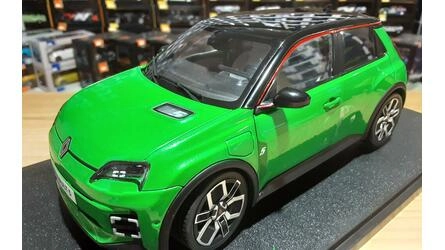 SOLIDO 1/18 -  RENAULT R5 E-TECH - 2024 - GREEN POP