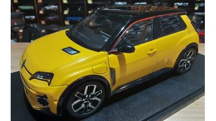 SOLIDO 1/18 - RENAULT R5 E-TECH - JAUNE POP - 2024