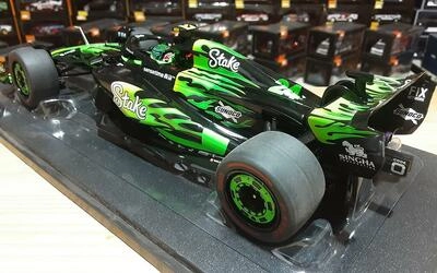 SOLIDO 1/18 - SAUBER F1 C44 - TEAM STAKE KICK - Nº 24 Z. GUA