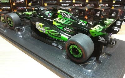 SOLIDO 1/18 - SAUBER F1 C44 - TEAM STAKE KICK - Nº 77 V. BOT