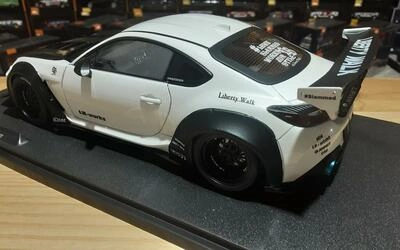 SOLIDO 1/18 - TOYOTA GR86 LBWK BODY KIT - 2024 - PEARL WHITE
