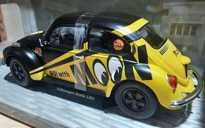 SOLIDO 1/18 - VW BEETLE 1303 MOONEYES - BLACK/YELLOW - 1974