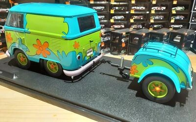 SOLIDO 1/18 - VW T1 VAN KOOL COMBI GHOSTHUNTERS WITH TRAILER
