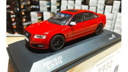 SOLIDO 1/43 - AUDI S8 D3 BLACK LINE - 2010 - RED