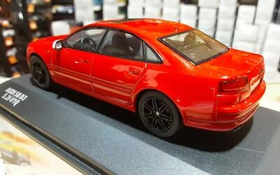 SOLIDO 1/43 - AUDI S8 D3 BLACK LINE - 2010 - RED