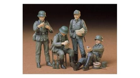 TAMIYA 1/35 SET GERMAN SOLDIERS AT REST 