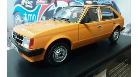 WHITE BOX 1/24 -  OPEL KADETT D - ORANGE