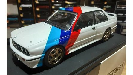 WHITEBOX 1/24 - BMW M3 (E30) - WHITE - 1989