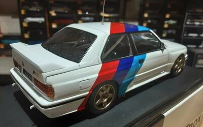 WHITEBOX 1/24 - BMW M3 (E30) - WHITE - 1989