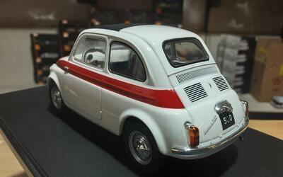 WHITEBOX 1/24 -  FIAT 500 - WHITE / RED - 1960