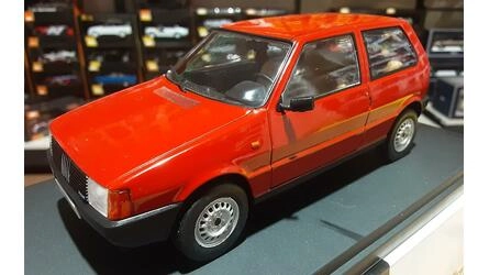 WHITEBOX 1/24 - FIAT UNO 45 - RED -1983