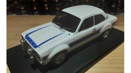 WHITEBOX 1/24 -  FORD ESCORT MK I RS 2000 - 1973 - WHITE