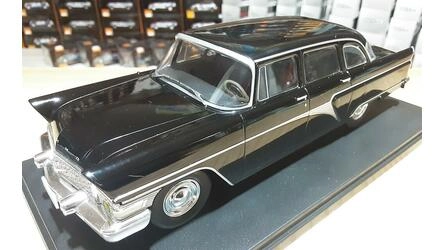 WHITEBOX 1/24 -  GAZ 13 - BLACK CHALKA - 1959