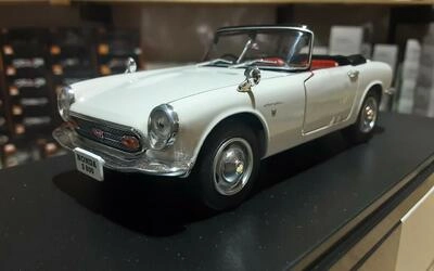WHITEBOX 1/24 - HONDA S800 - RHD - WHITE - 1966
