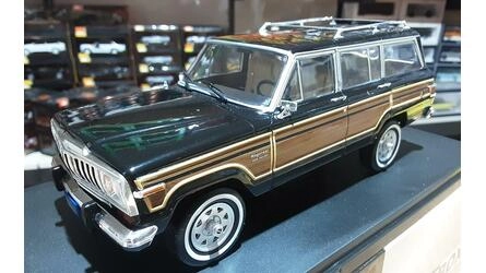 WHITEBOX 1/24 - JEEP GRAND WAGONEER - BLACK BROWN WOOD - 198