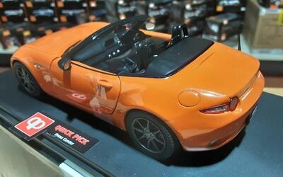 WHITEBOX 1/24 -  MAZDA MX-5 - MELLIC ORANGE - 2019
