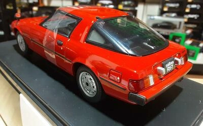 WHITEBOX 1/24 -  MAZDA RX-7 RHD - RED - 1980